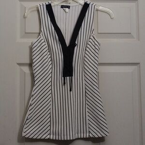 Venus sleeveless top size s